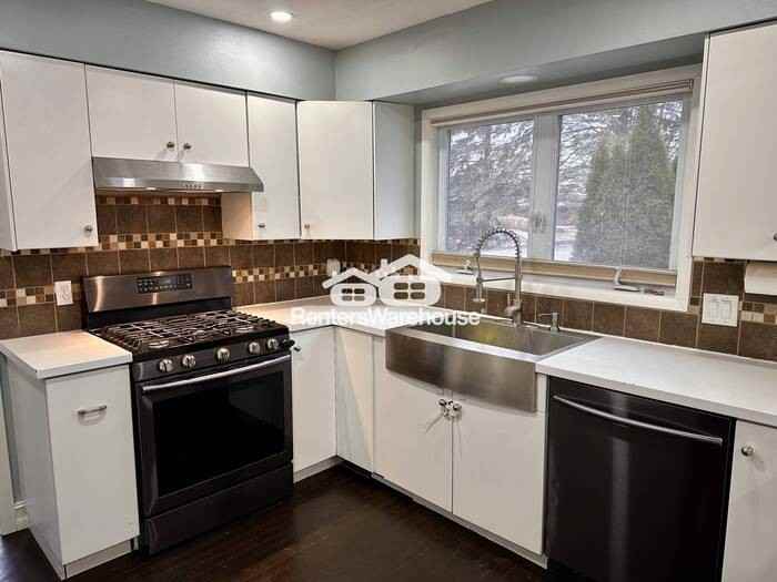 13808 Frontier Ln - Photo 5 of 37