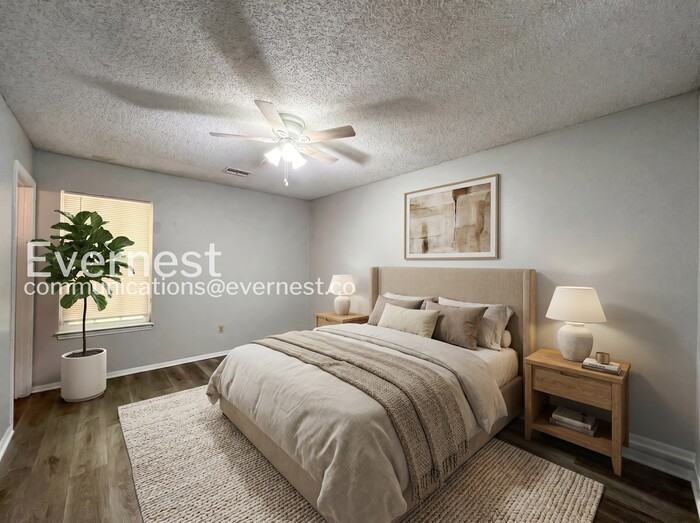 5565 Chapel Hill Dr - Photo 4 of 23