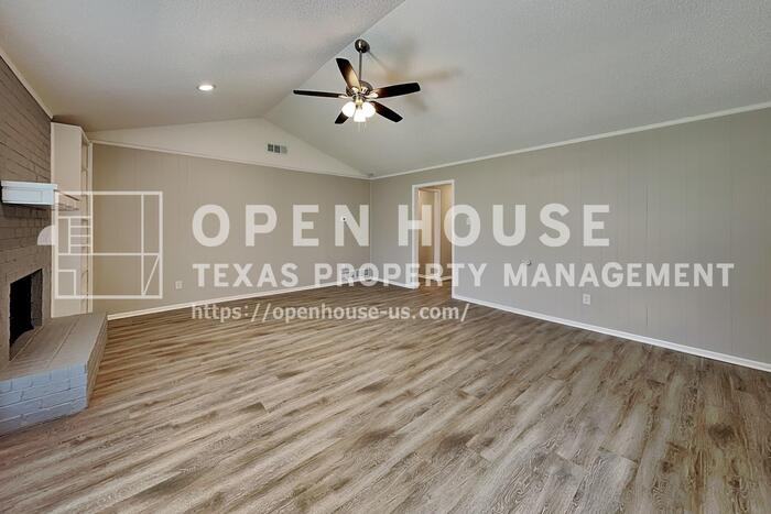 6633 Greendale Dr - Photo 4 of 20