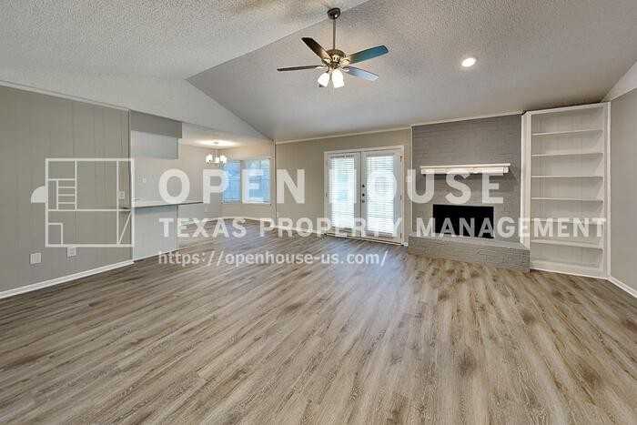 6633 Greendale Dr - Photo 5 of 20