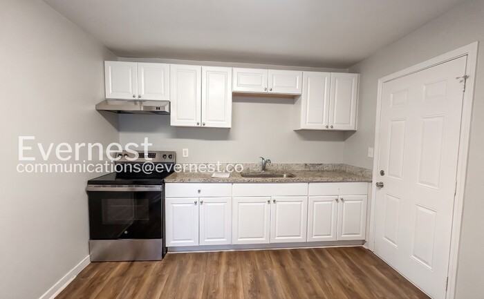 5725 Avenue O - Photo 5 of 22