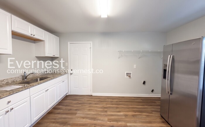 5725 Avenue O - Photo 6 of 22