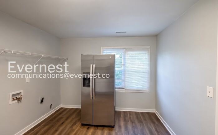 5725 Avenue O - Photo 7 of 22