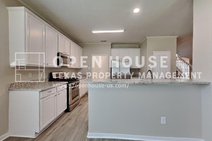 17903 Timber Crossing Ln - Photo 6 of 21
