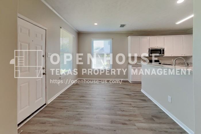 17903 Timber Crossing Ln - Photo 7 of 21