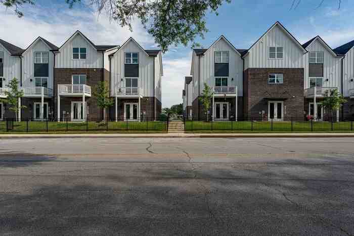5714 Sofias Cir - Photo 2 of 23