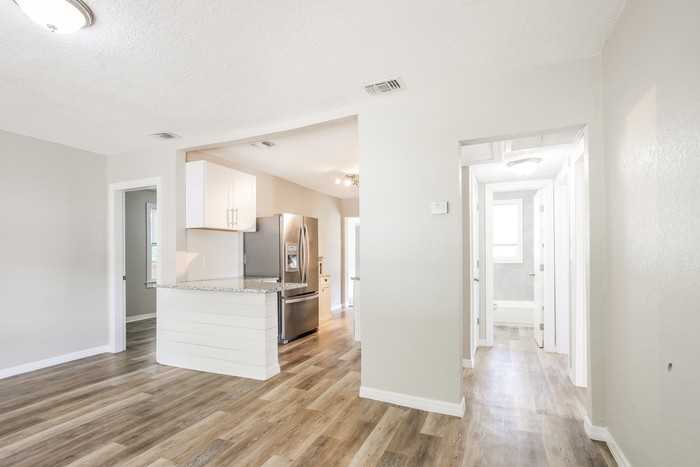 3257 Liberty Cir - Photo 5 of 15