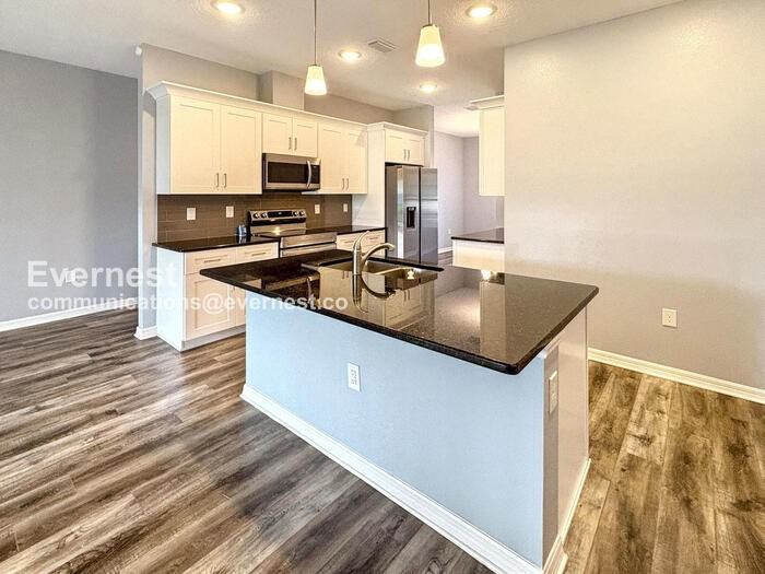5575 113th St - Photo 4 of 24
