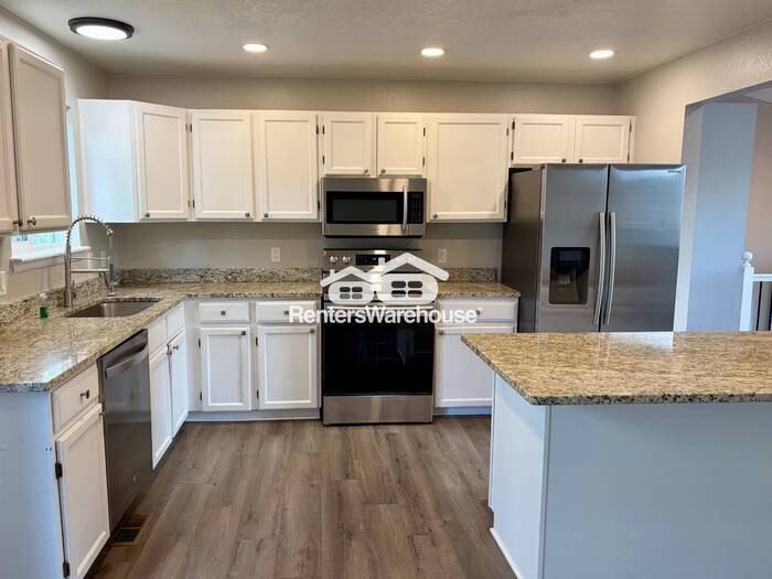 5568 S Ireland Way - Photo 5 of 21