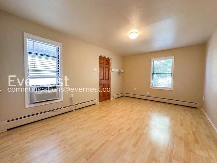 720 E Colorado Ave - Photo 4 of 10