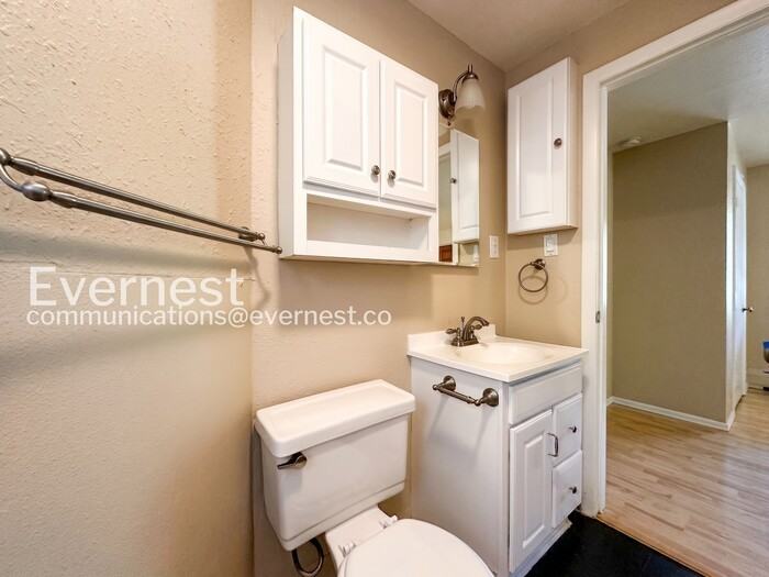 720 E Colorado Ave - Photo 7 of 10