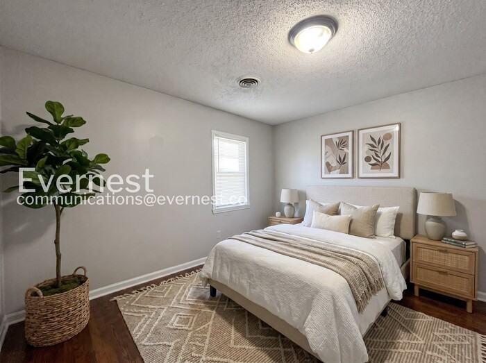 362 Hewlett Rd - Photo 4 of 28