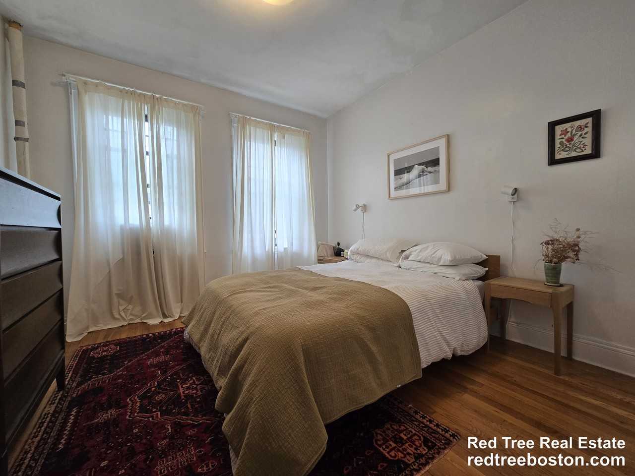 1560 Commonwealth Ave #8 - Photo 7 of 8