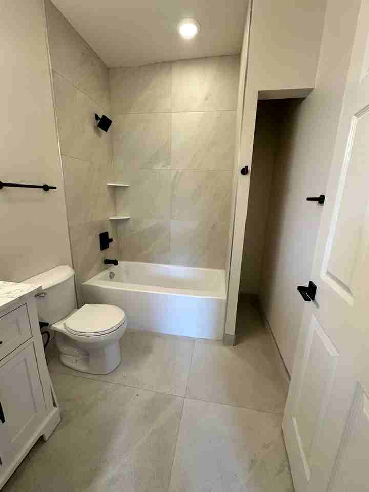 3984 Commonwealth St #B - Photo 7 of 21
