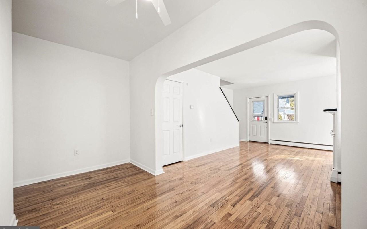 228 Church St - Photo 4 of 19