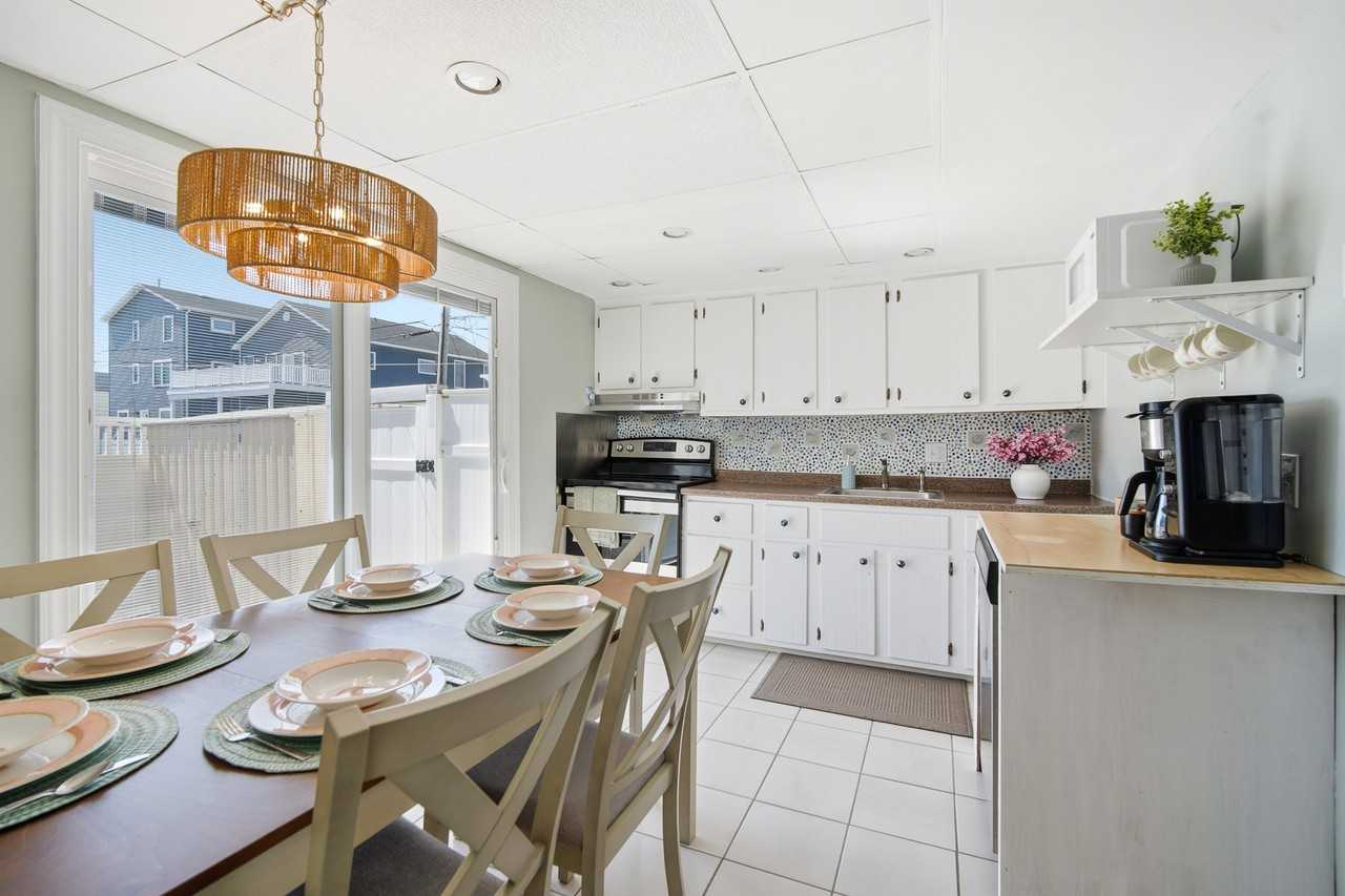 3300 W Brigantine Ave #9 - Photo 7 of 20