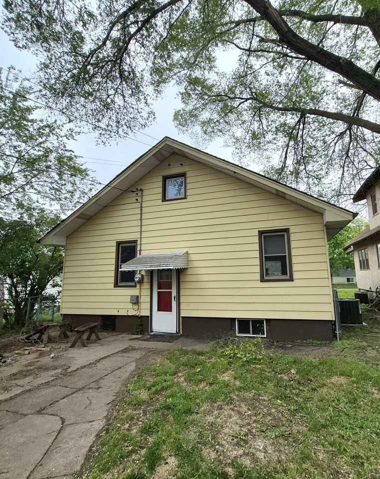 131 19th Ave N #NA - Photo 2 of 15
