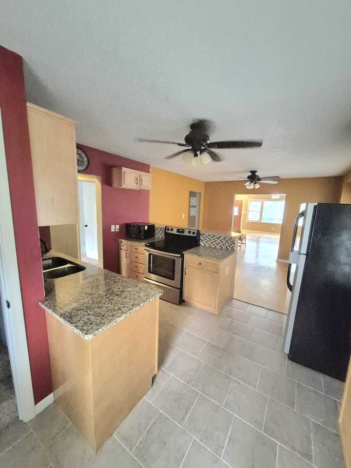 131 19th Ave N #NA - Photo 5 of 15