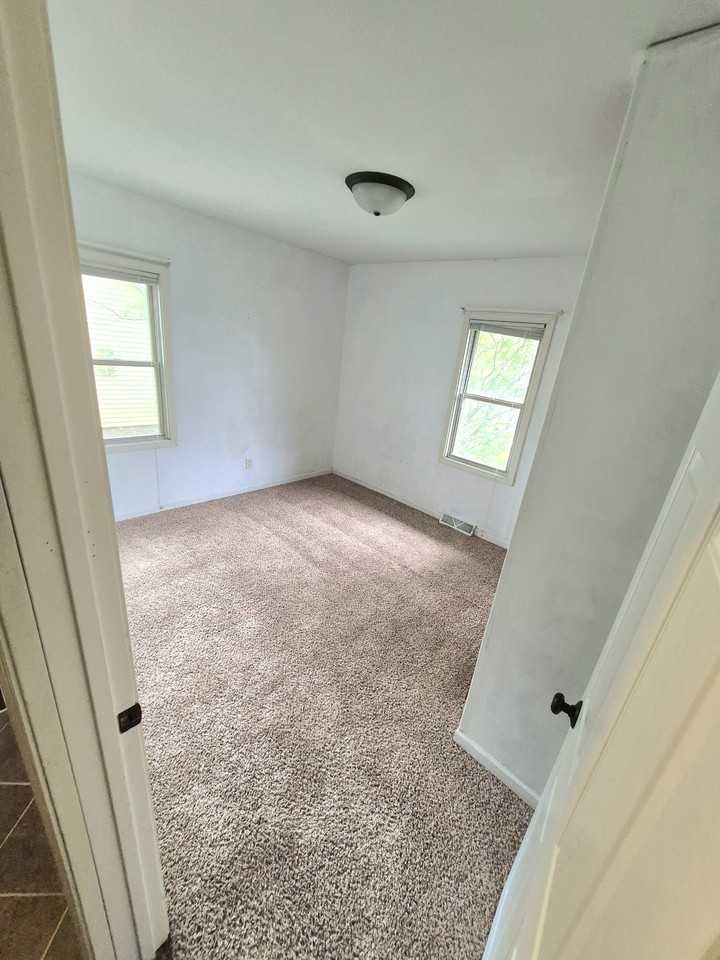 131 19th Ave N #NA - Photo 7 of 15