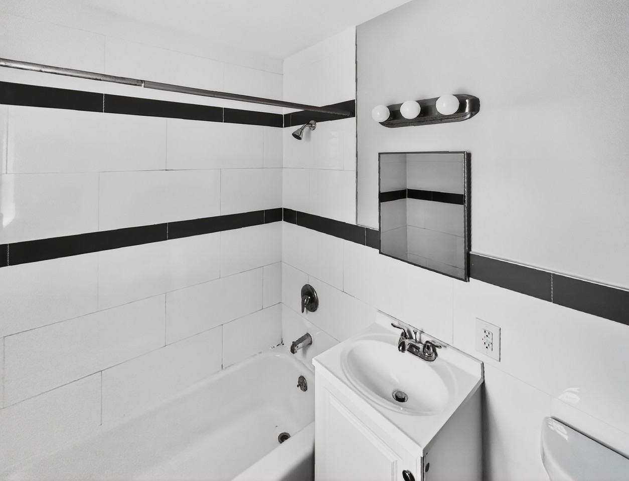 21 Willoughby St #A3 - Photo 4 of 10