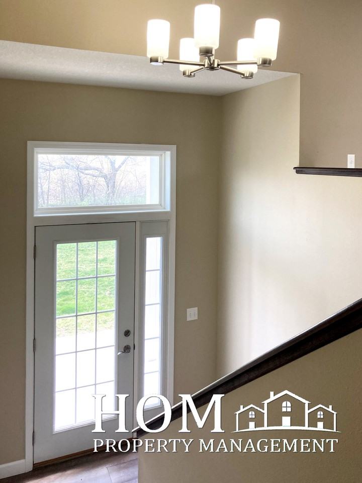 3021 Bluestem Trl - Photo 2 of 20