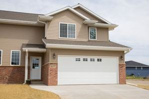 featured image of 6333 Pawnee Ln #6333