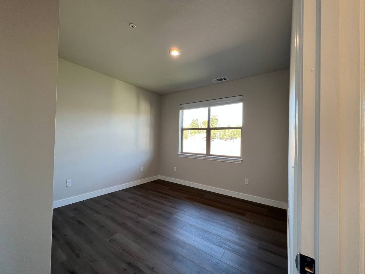 3069 Smith Ln - Photo 4 of 22