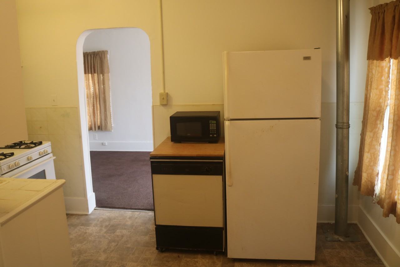 716 E 4th Ave #10 - Photo 6 of 21