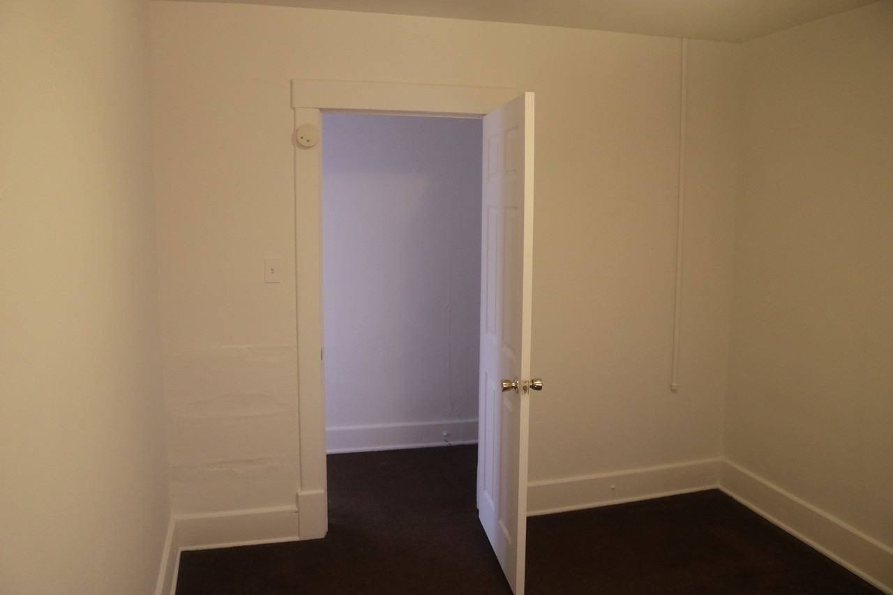 716 E 4th Ave #10 - Photo 7 of 21