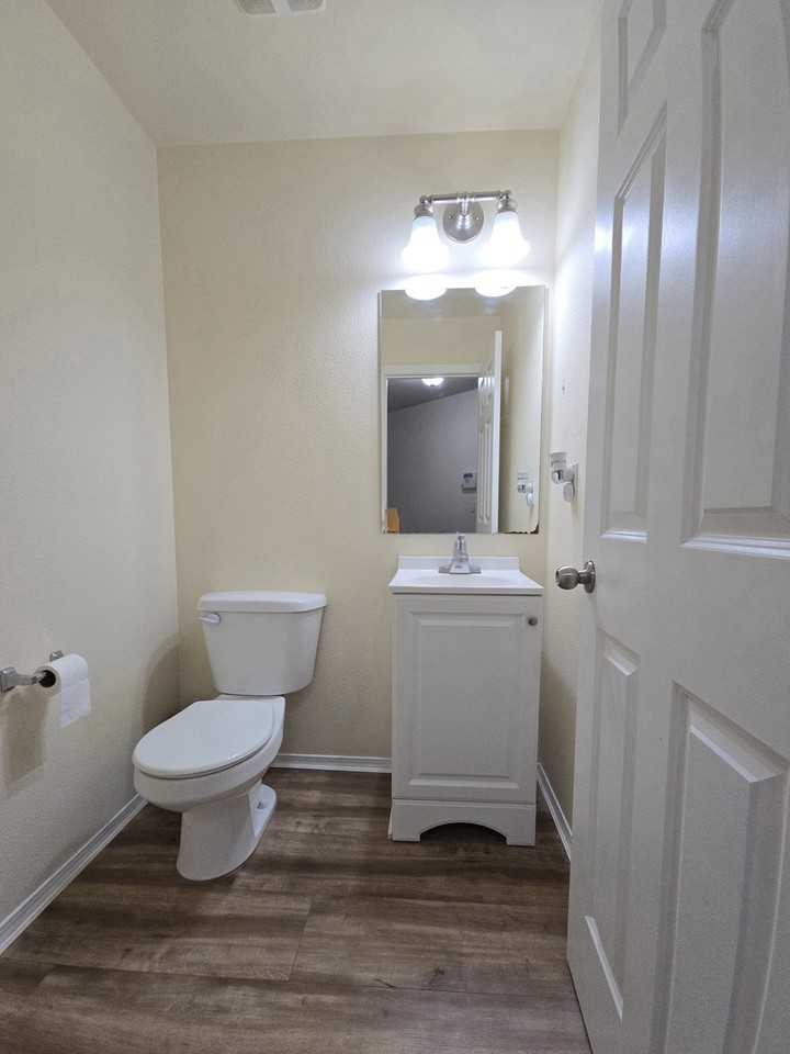 3638 London Loop Ne #NA - Photo 7 of 20