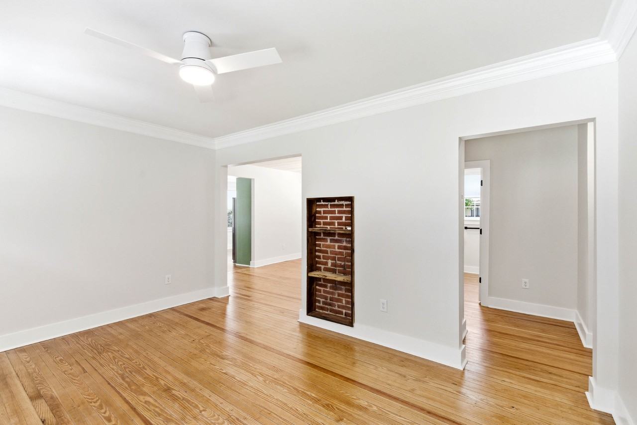 413 Meritta Ave #NA - Photo 4 of 38