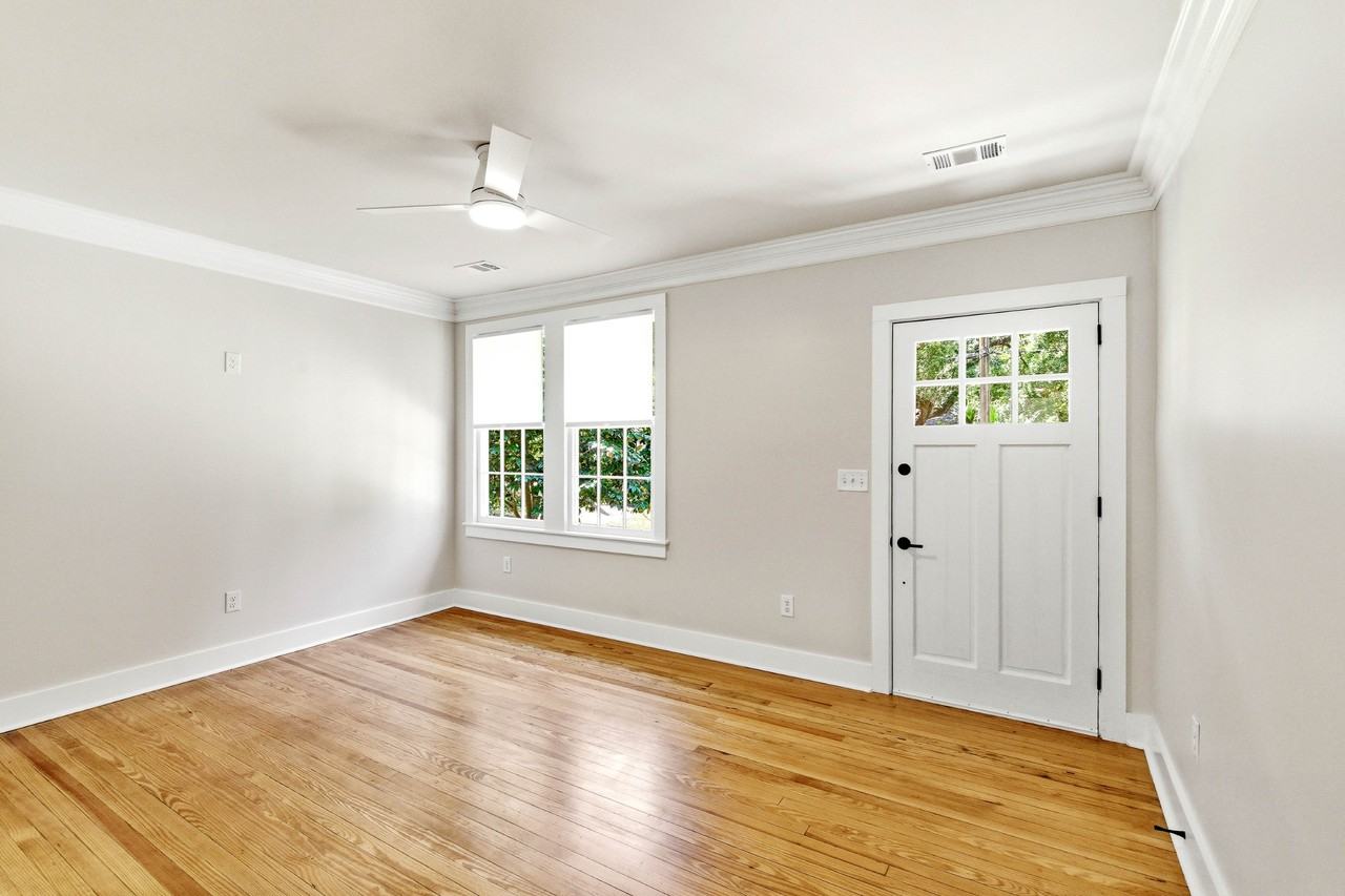 413 Meritta Ave #NA - Photo 7 of 38