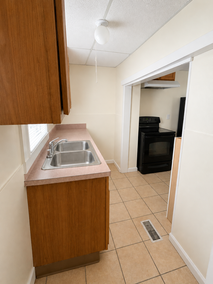 718 Dyer Ave - Photo 3 of 12