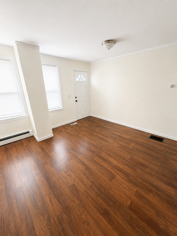 718 Dyer Ave - Photo 4 of 12