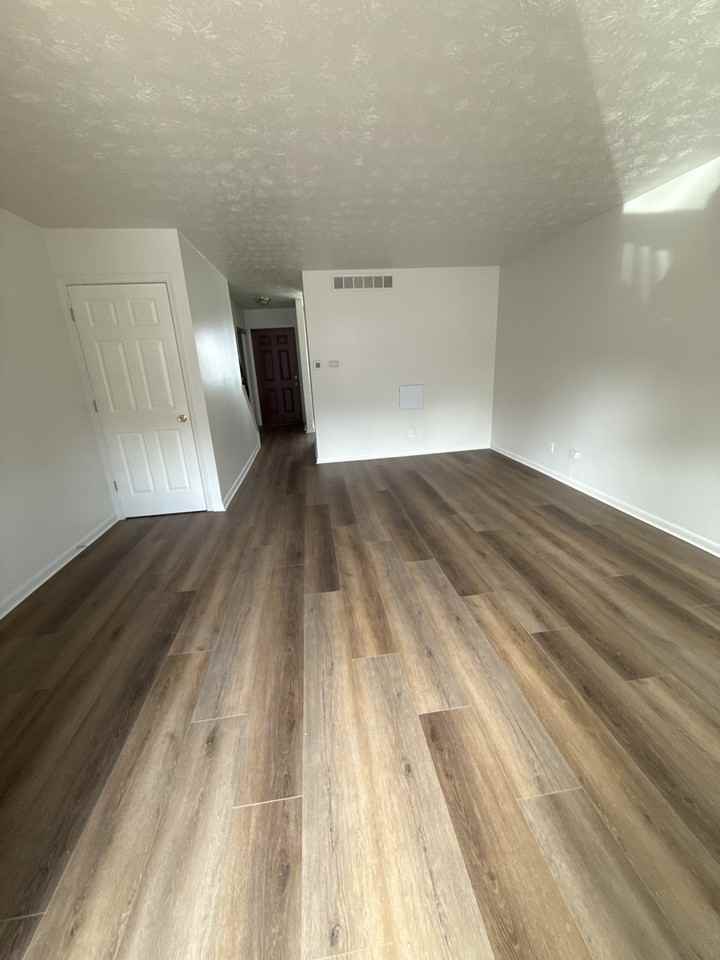143 E Overdale Dr #C - Photo 4 of 9
