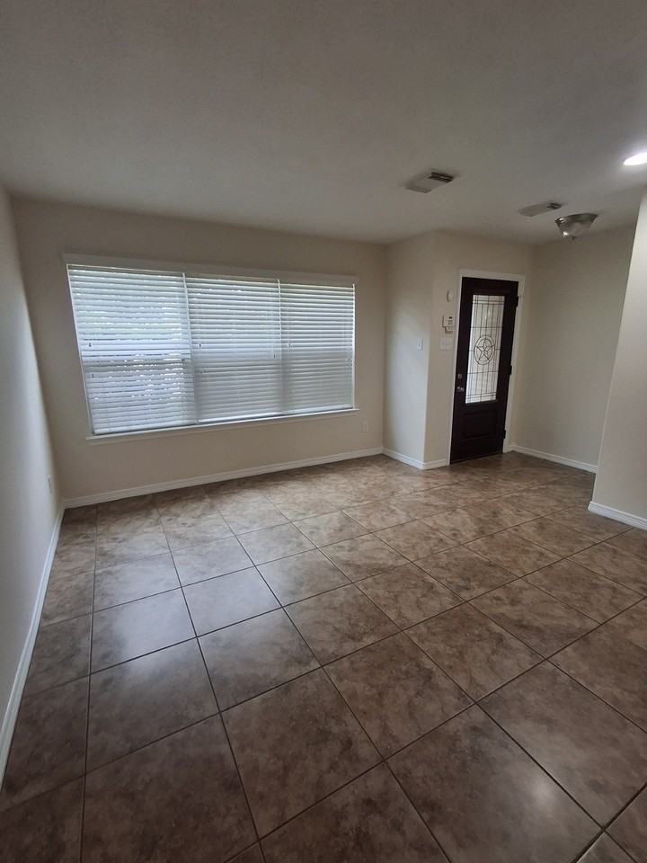 4513 Upland Circle Dr #NA - Photo 2 of 24