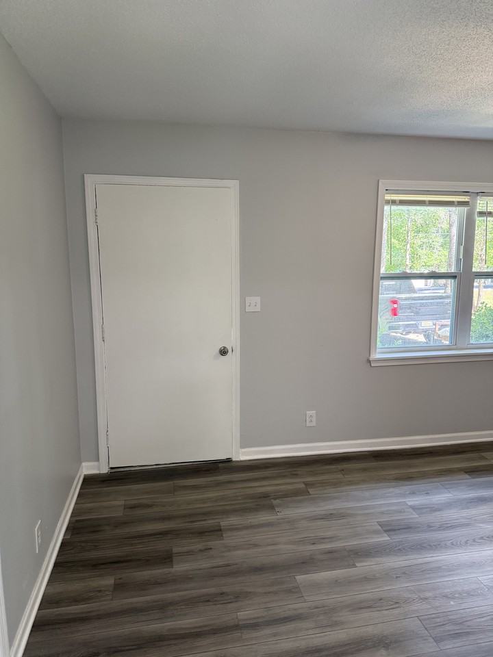 14014 Valley Rd #NA - Photo 5 of 12