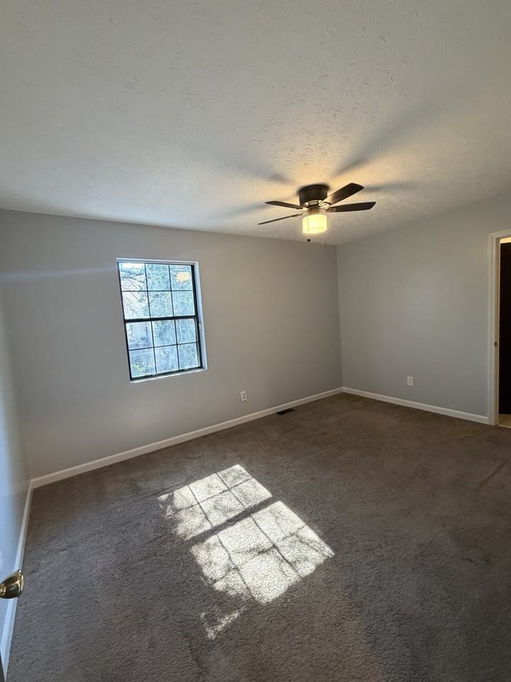 1424 Springleaf Cir Se - Photo 3 of 5