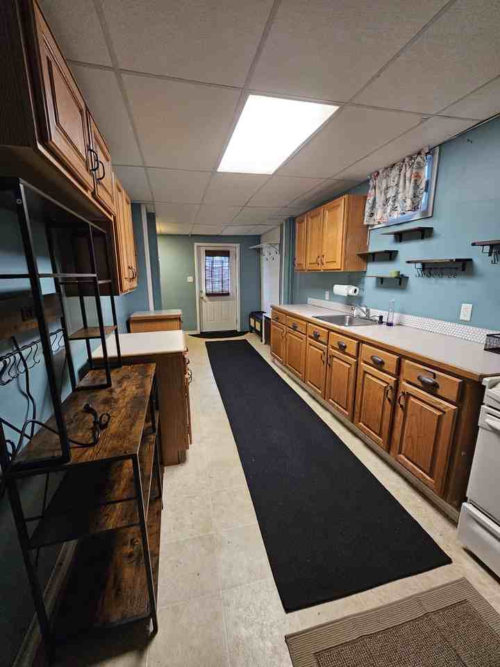 1253 W Arch St #NA - Photo 5 of 7