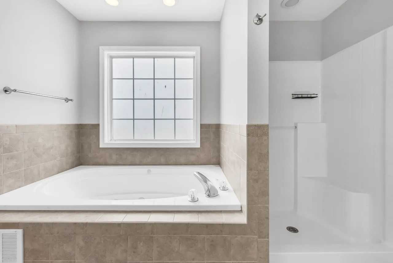 2552 Hattington Dr #NA - Photo 2 of 16