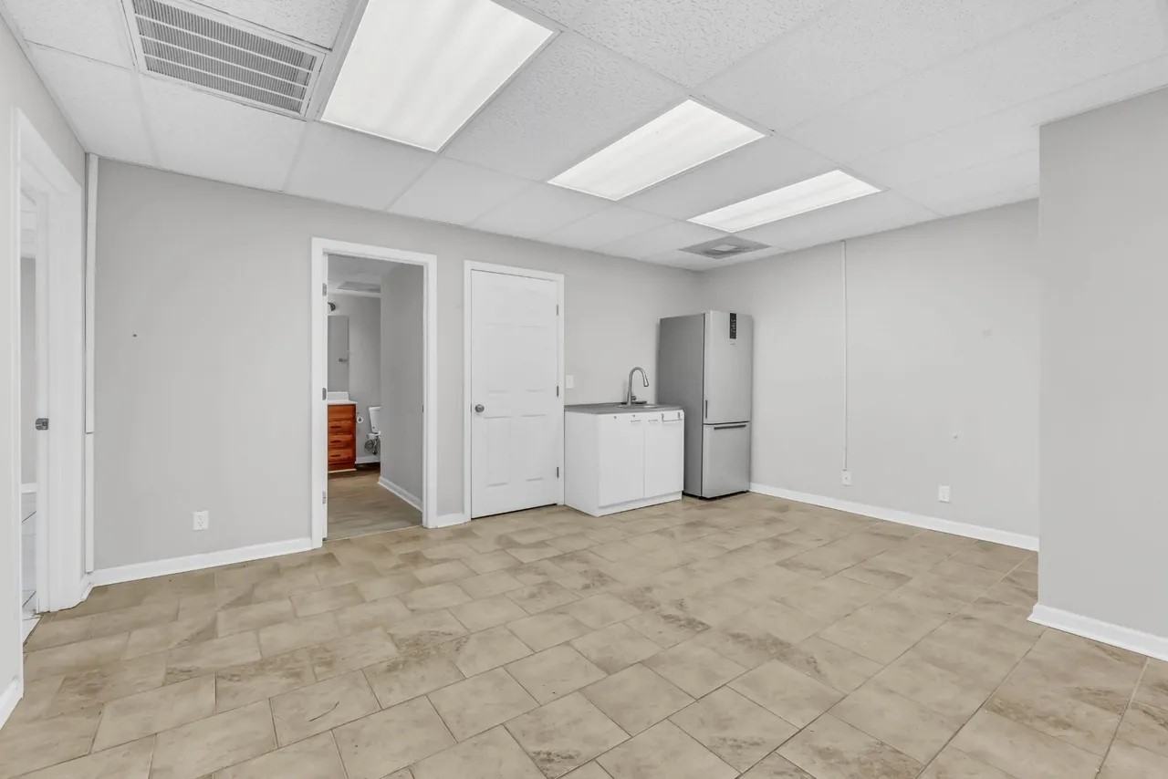 2552 Hattington Dr #NA - Photo 5 of 16