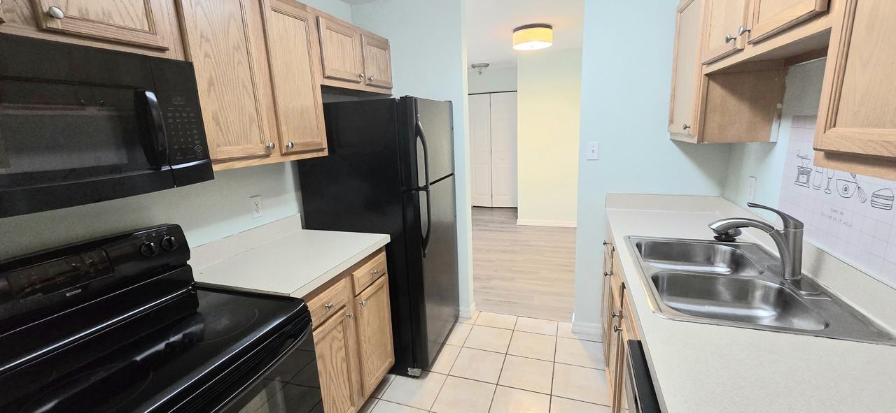 13373 Arbor Pointe Cir #202 - Photo 3 of 20