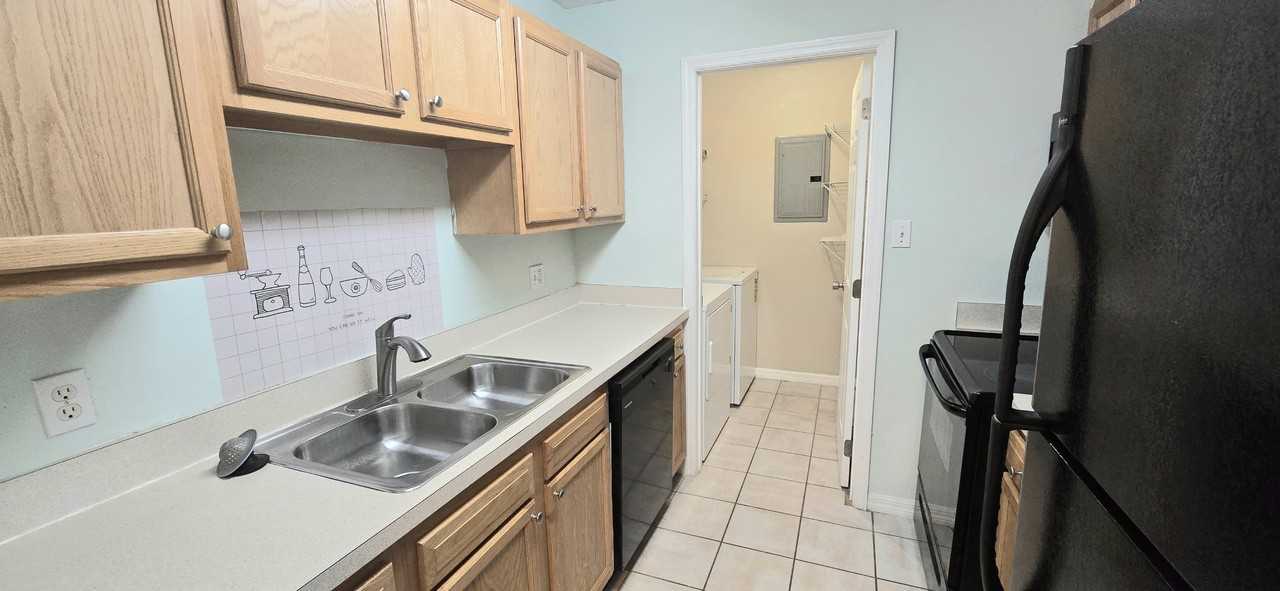 13373 Arbor Pointe Cir #202 - Photo 4 of 20