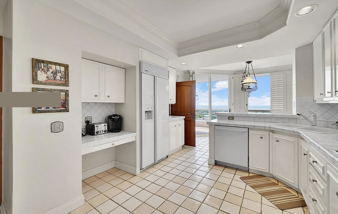 21150 Point Pl #1404 - Photo 3 of 13
