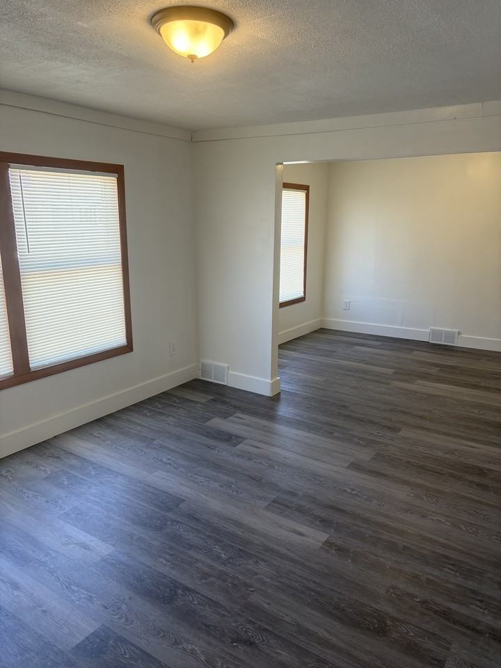 423 Spring Ave #2 - Photo 3 of 4