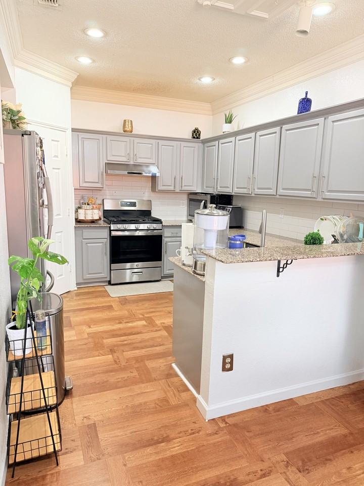 555 Village Green Dr #NA - Photo 4 of 13