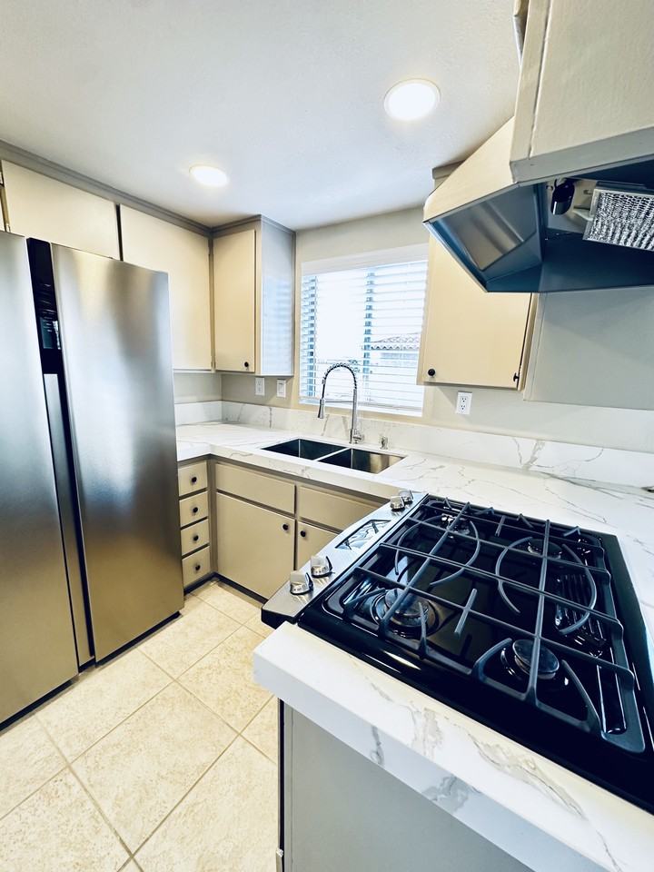 16752 Lynn Ln #C - Photo 5 of 12
