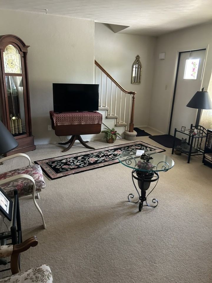 112 Oak Rd #112 - Photo 2 of 6