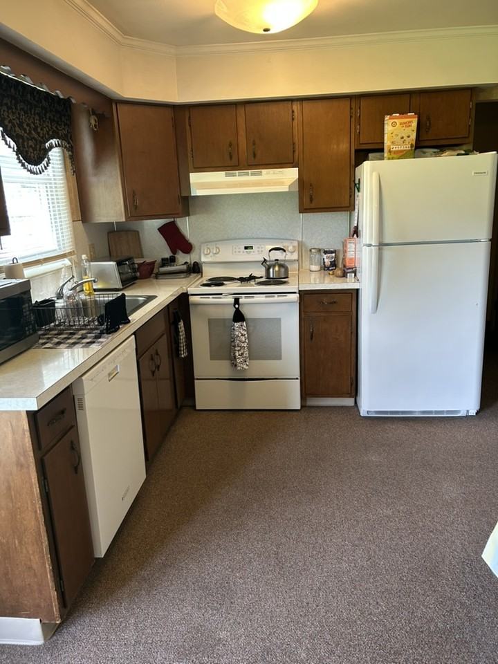 112 Oak Rd #112 - Photo 3 of 6