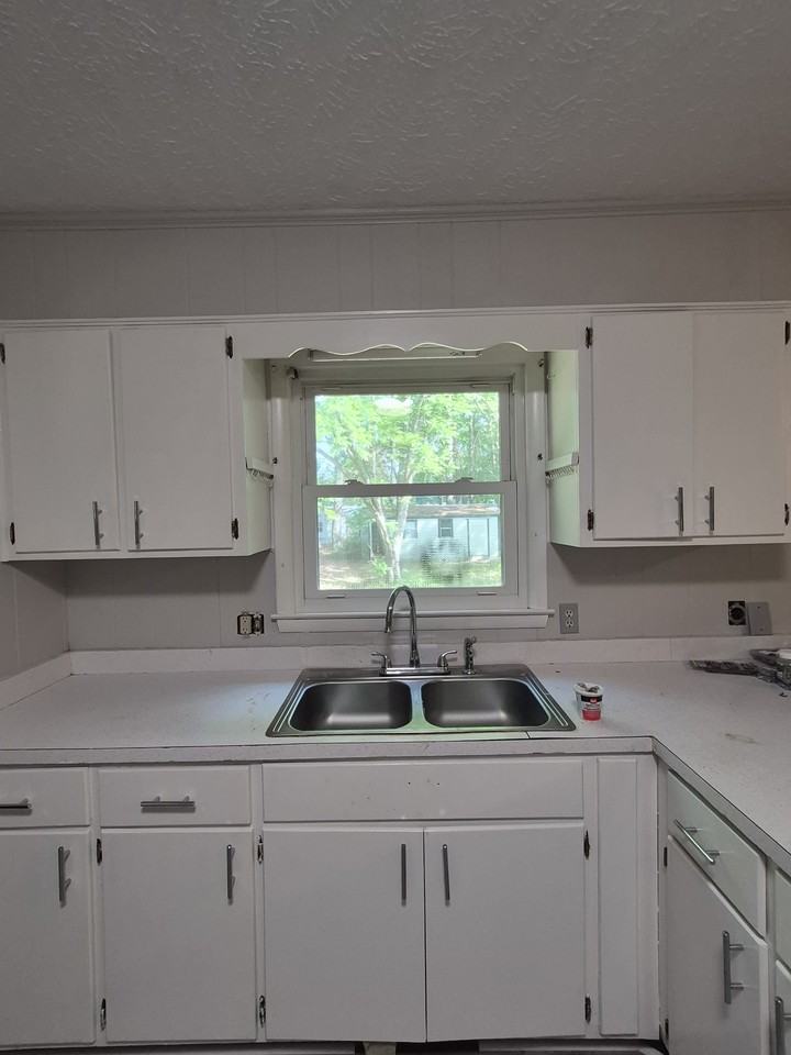 809 W Allen Ln #NA - Photo 2 of 16